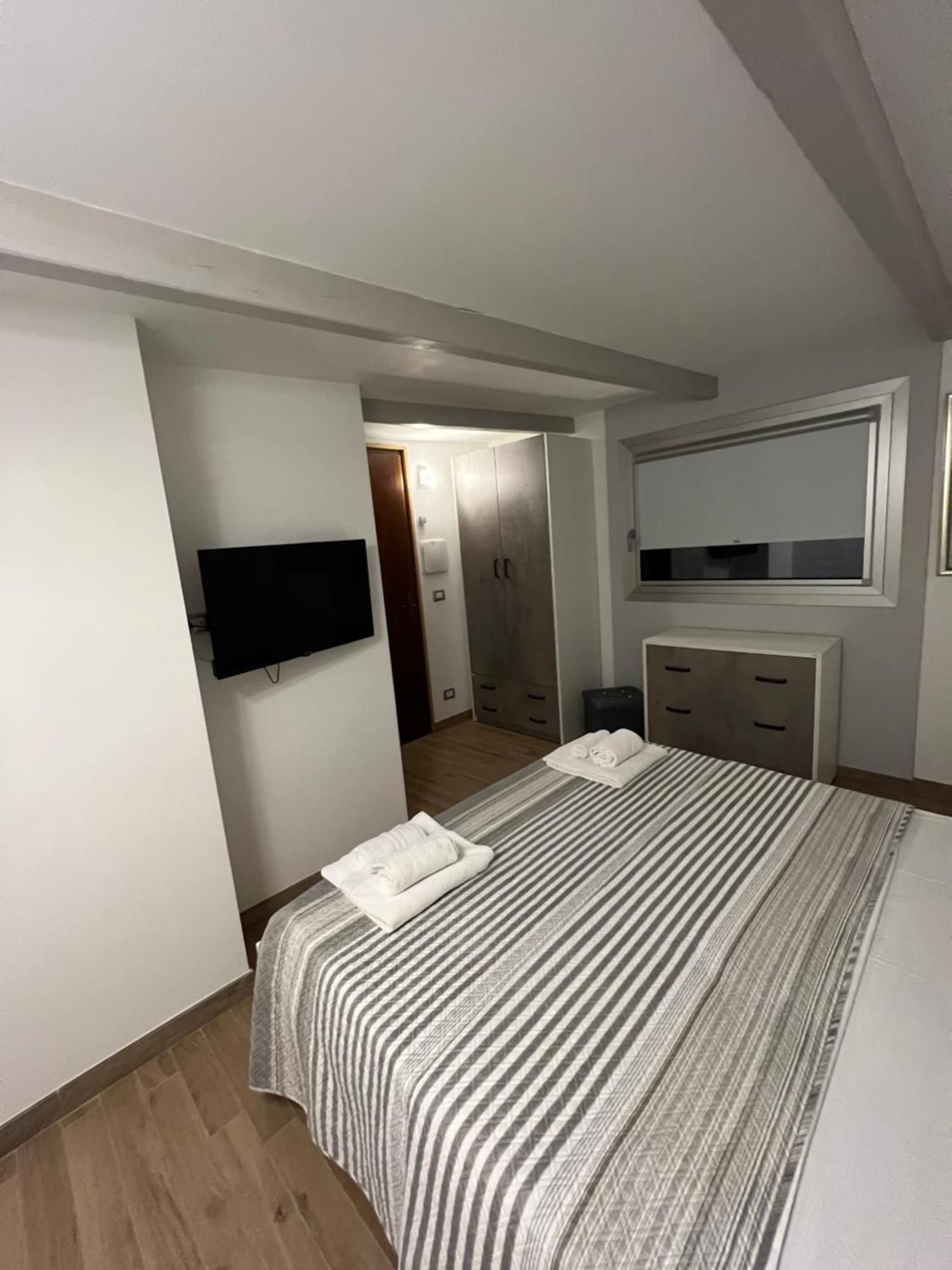 Villa Paonessa Lido Di Fondi Δωμάτιο φωτογραφία