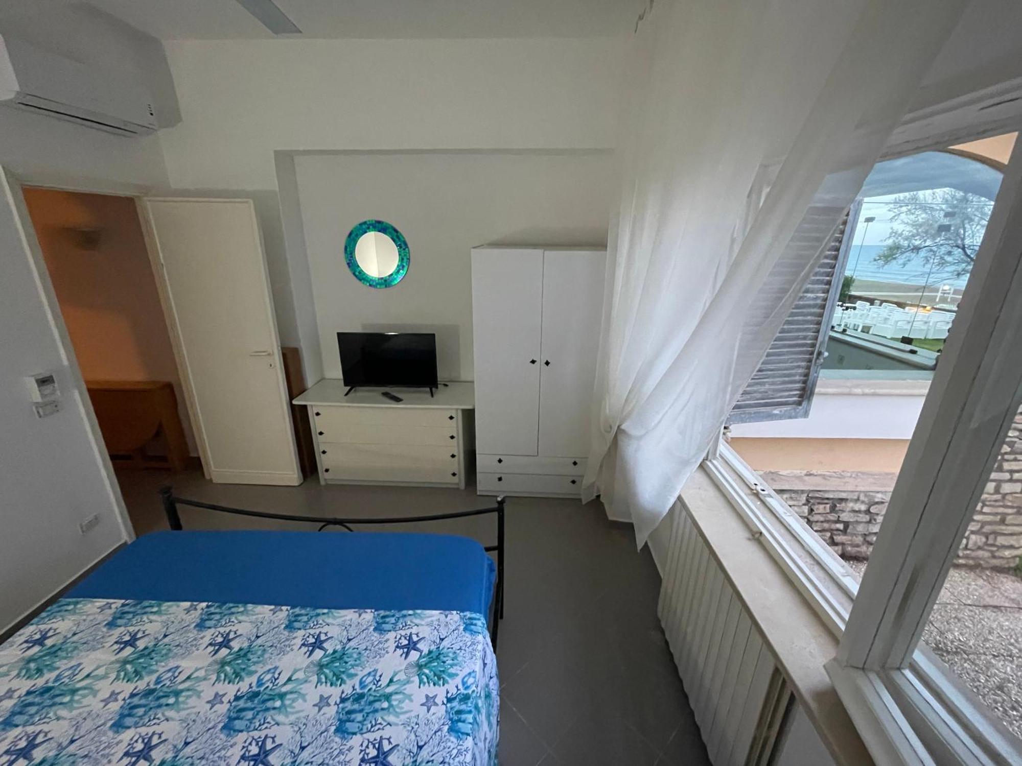 Villa Paonessa Lido Di Fondi Δωμάτιο φωτογραφία